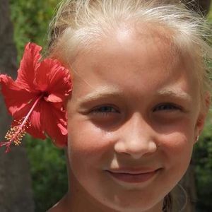 Meet your Posher, Naia